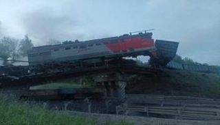 جانب من انهيار الجسر في روسيا