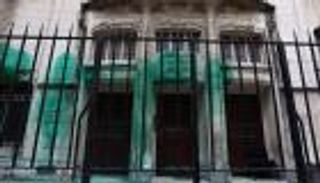 «الطلاء الأخضر».. لون جديد لـ«الخصومة» بين إسرائيل وفرنسا