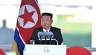 عبر هاتف مهرب.. فرصة نادرة للتعرف على «آليات السيطرة» بكوريا الشمالية