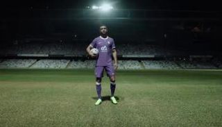 رامي ربيعة بقميص العين الإماراتي