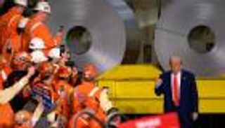 ترامب وصناعة الصلب.. زيارة أثارت مخاوف عالمية وحركت مشاعر العمال