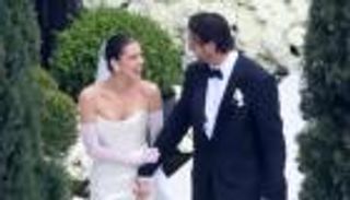 هايلي ستاينفيلد وجوش ألين يحتفلان بزفاف أسطوري في كاليفورنيا (صور)