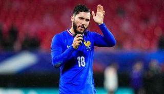شرقي نجم منتخب فرنسا
