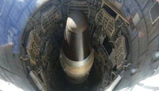 صاروخ أمريكي برأس نووية