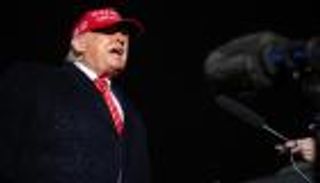 الابتسامة غابت.. صورة ترامب الجديدة تعيد تشكيل القوة بالصمت