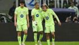 خصم نقاط في دوري أبطال أوروبا.. اليويفا يتوعد برشلونة