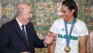 إيمان خليف.. اعتذار دولي وتكريم جزائري (فيديو)