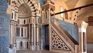 سرقة هاتف من مصل نائم داخل أحد المساجد- أرشيفية