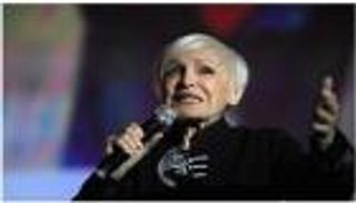 وفاة نيكول كرواسيل.. نجمة الأغنية الفرنسية في السبعينيات