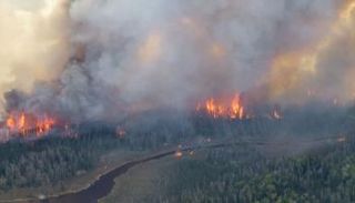 دخان حرائق كندا