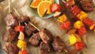 كيف يجعل قشر الحمضيات لحوم الشواء أكثر أمانا؟ السر في 3 مركبات 