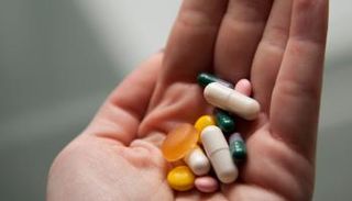 تناول أكثر من 10 أدوية يوميا قد يسبب مضاعفات صحية خطيرة 