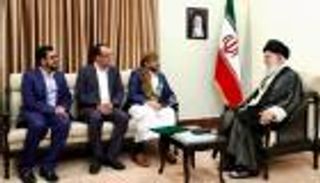 لضمان «الولاء المطلق».. توصيات إيرانية بإعادة هيكلة بناء الحوثي