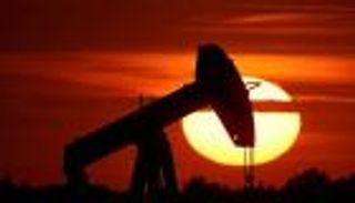 سعر النفط اليوم.. مكالمة بين ترامب وشي تصعد بالخام بأكثر من 1%