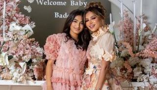 نهى نبيل تحتفل بتخرج ابنتها دانة 