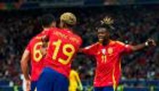 صراع الكرة الذهبية.. لامين يامال يحرج ديشامب وديمبلي