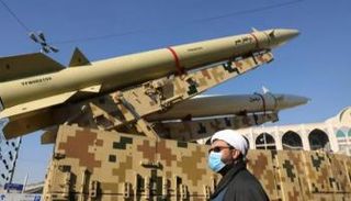 صاروخان من إنتاج إيران خلال عرض عسكري - أرشيفية