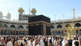 الطواف حول الكعبة - أرشيفية