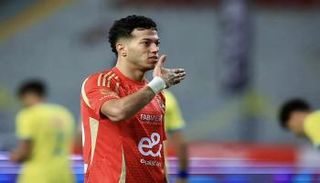 إمام عاشور لاعب الأهلي