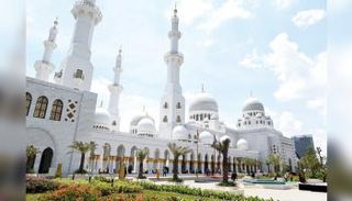 جامع زايد الكبير في إندونيسيا