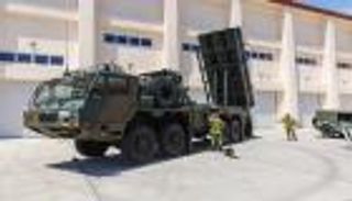 في مواجهة الصين وغموض واشنطن.. اليابان تعيد بناء قوتها العسكرية 