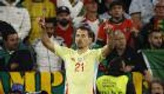 أسطورة النهائيات أويارزابال.. استفزه رونالدو فصعق البرتغال (فيديو)