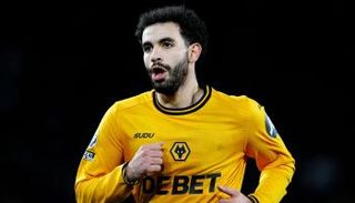 آيت نوري نجم منتخب الجزائر