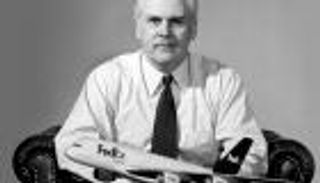 من حلم طالب إلى عملاق الشحن العالمي.. قصة فريد سميث وشركة فيديكس