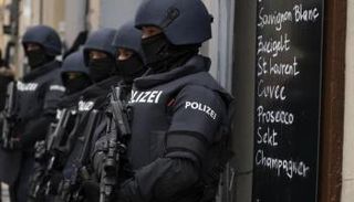 عناصر من الشرطة النمساوية