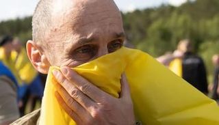 أسير حرب أوكراني عقب التبادل