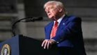 انتصار مؤقت لترامب.. محكمة تقضي باستمرار الرسوم خلال نظر الطعون