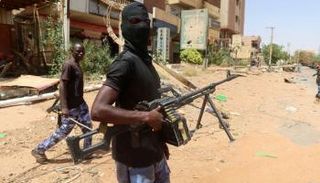 عناصر مسلحة في شوارع السودان- أرشيفية