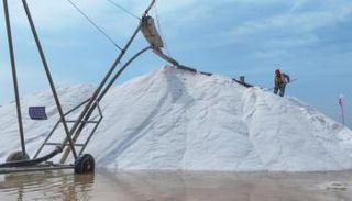 طقوس جمع الملح الخام في الصين