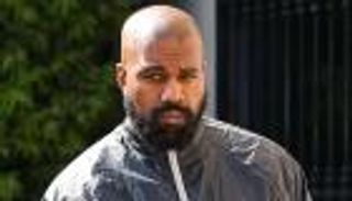 أصبح Ye Ye.. كانييه ويست يعتمد هوية جديدة رسميًا في كاليفورنيا