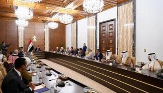 رئيس الوزراء العراقي خلال لقائه السفراء العرب
