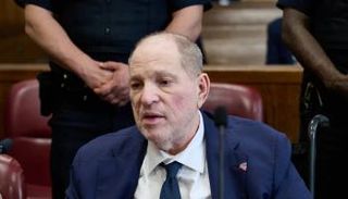 هارفي واينستين خلال محاكمته في نيويورك