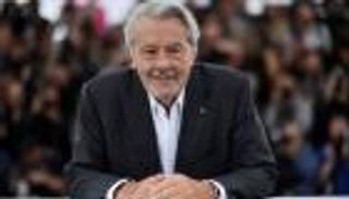 إرث ألان ديلون: مواجهة قانونية حول النسب أمام محكمة بواتييه