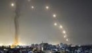 إصابة 3 أطفال فلسطينيين بشظايا صاروخ أطلق من اليمن