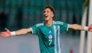 الجميع يرغب في ضمه.. العروض تحاصر «بلايلي الجديد»