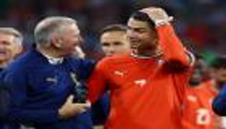 برد فعل غريب.. كريستيانو رونالدو يحرج مشجعاً (فيديو)