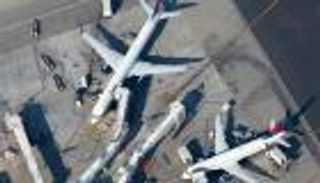 أسهم شركات الطيران تهوي والرحلات «معلقة» بعد هجوم إسرائيل على إيران