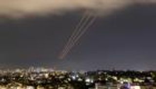 أول رد إيراني على الهجوم.. 100 مُسيرة باتجاه إسرائيل 