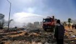 حرائق ضخمة تلتهم منشآت سكنية وتجارية في صنعاء ومأرب