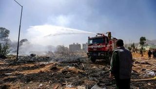 إخماد الحريق في صنعاء 