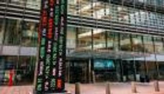 بورصة تل أبيب تفتح على انخفاض في أول جلسة بعد الهجمات الإسرائيلية الإيرانية