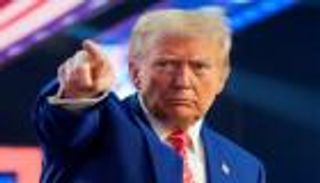 «بمستوى لم يشهده العالم».. تحذير شديد و«عرض» من ترامب لإيران 