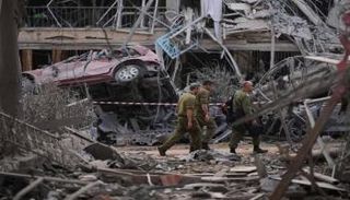 عسكريون إسرائيل وسط دمار جراء قصف من إيران- أرشيفية