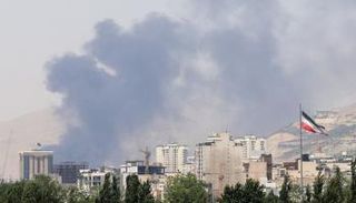 آثار قصف إسرائيلي في إيران