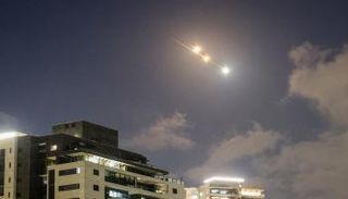 صواريخ إيرانية في سماء إسرائيل