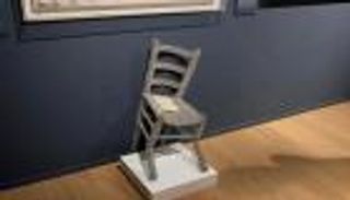 سائح يحطم «كرسي فان جوخ» المغطى بالكريستال داخل متحف في فيرونا